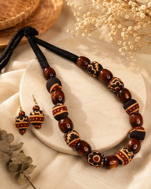 black wooden beaded set