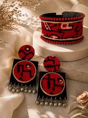 combo set in red and black HANDCUFF