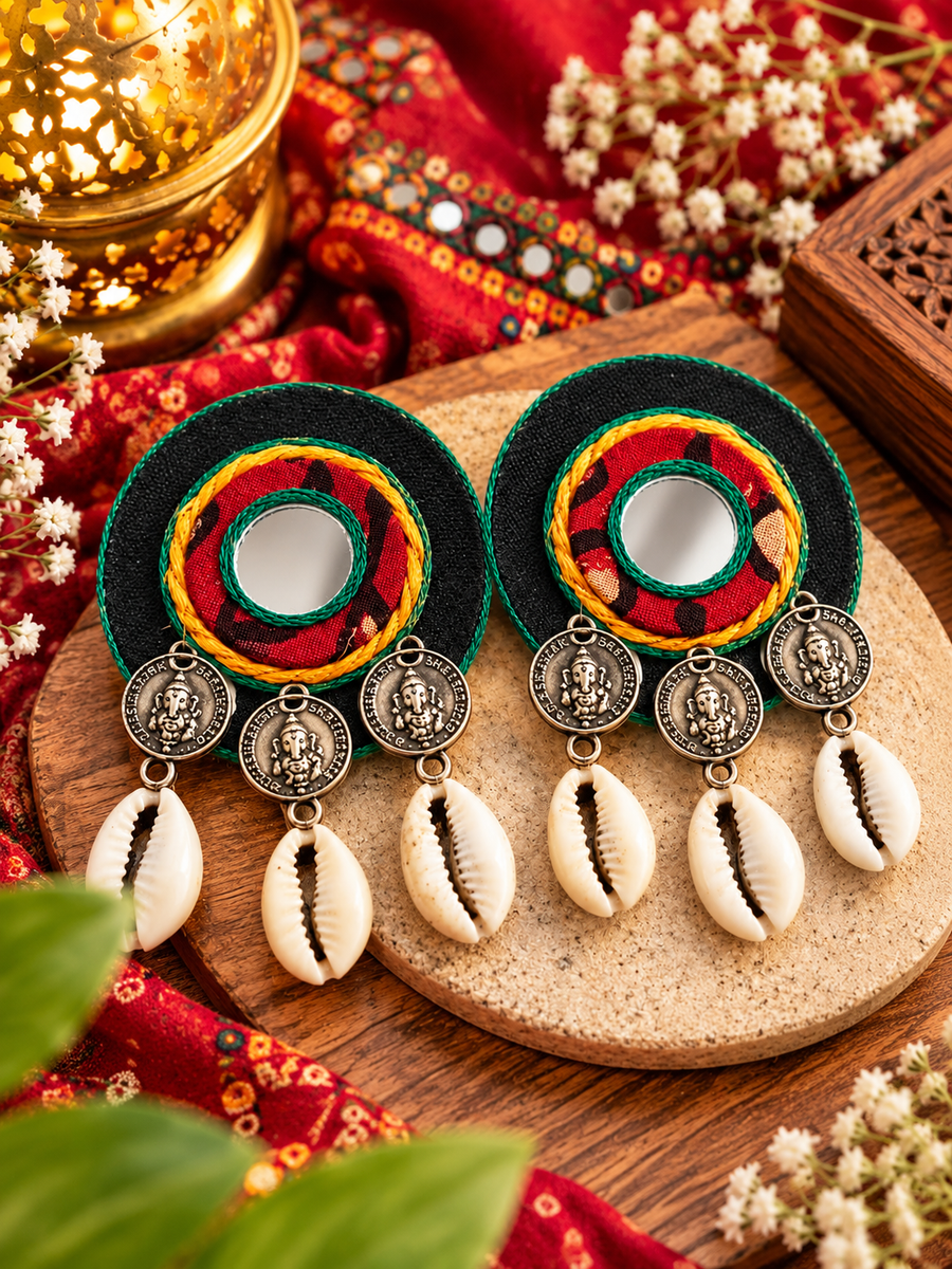 MIRROR STATEMENT STUD EARRING