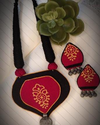 RED PARNA NECKLACE SET