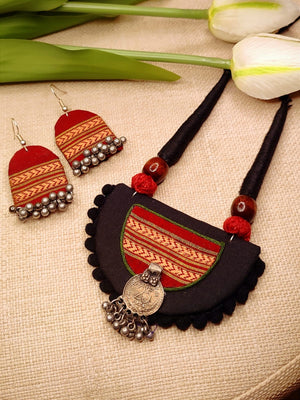 MAROON  KHUN NECKLACE
