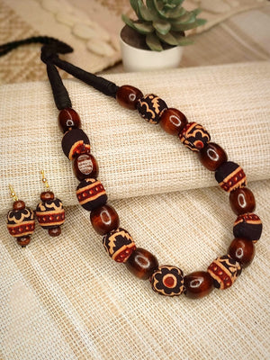 black wooden beaded set