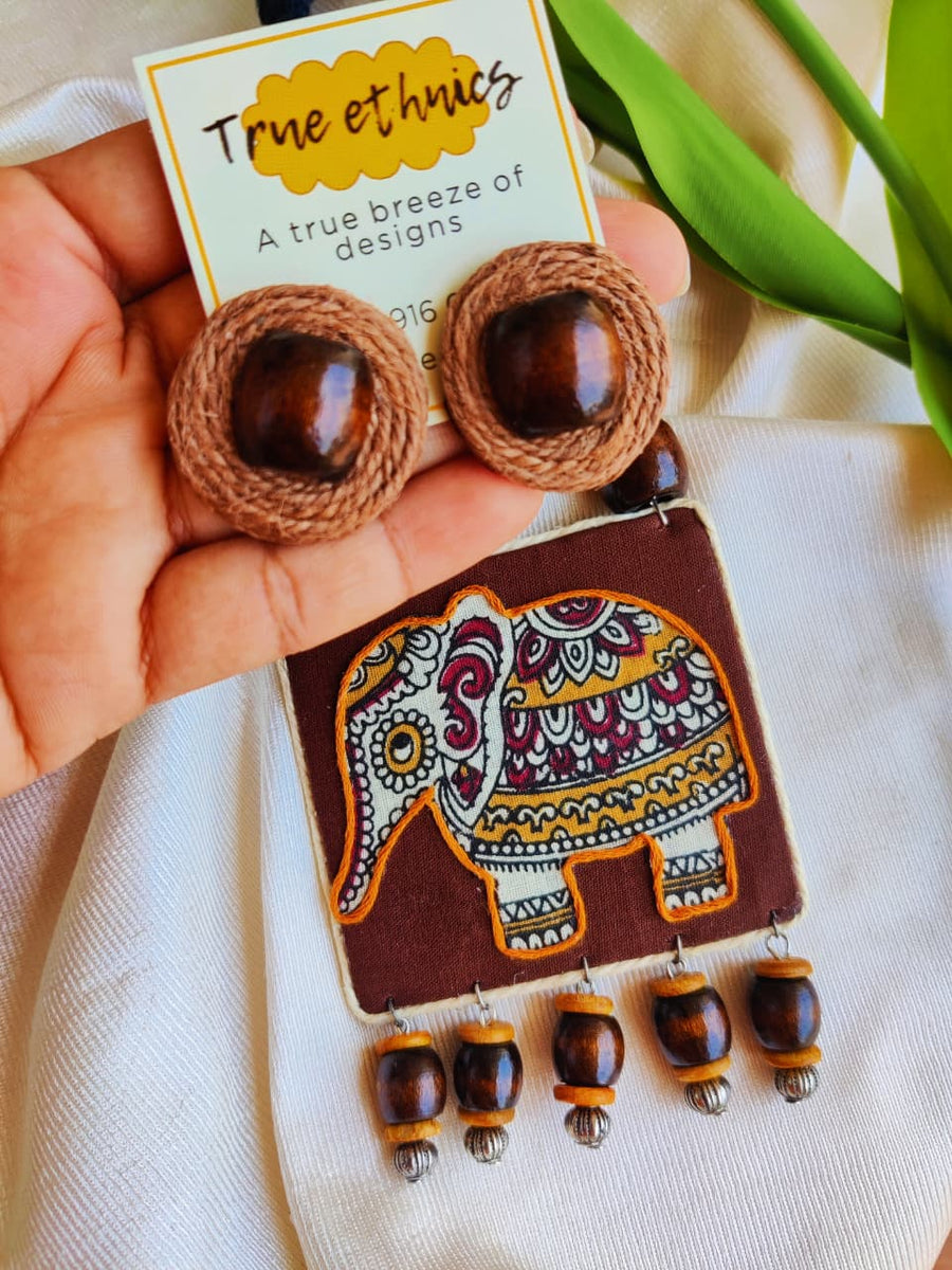 BROWN ELEPHANT NECKLACE