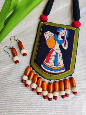 OLIVE GREEN RADHA NECKLACE