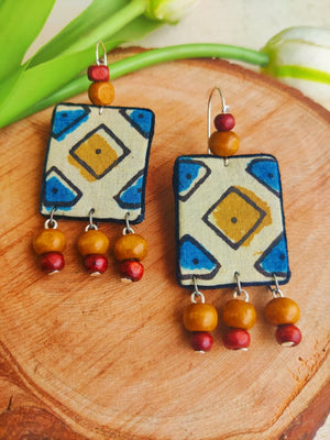 BEADED EARRING