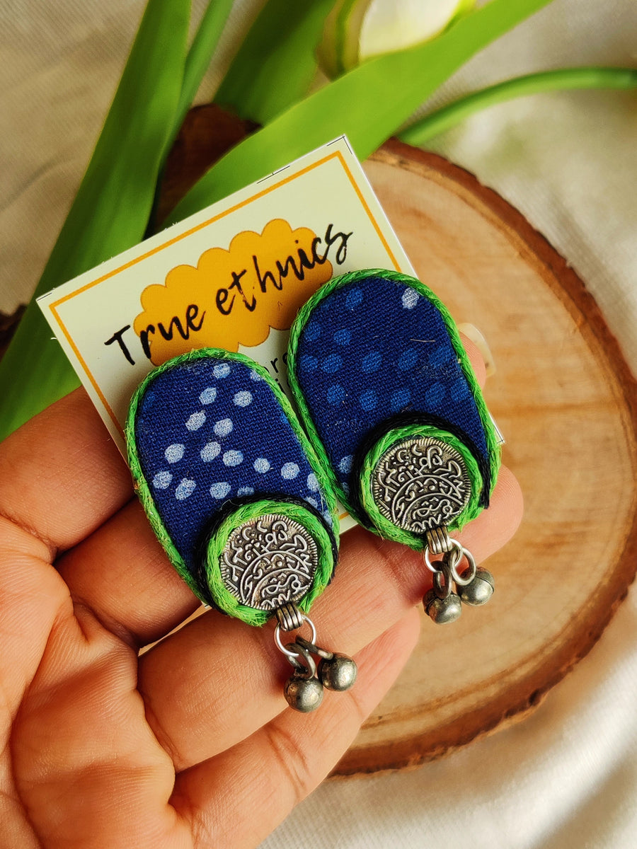 BLUE CAPSULE EARRING