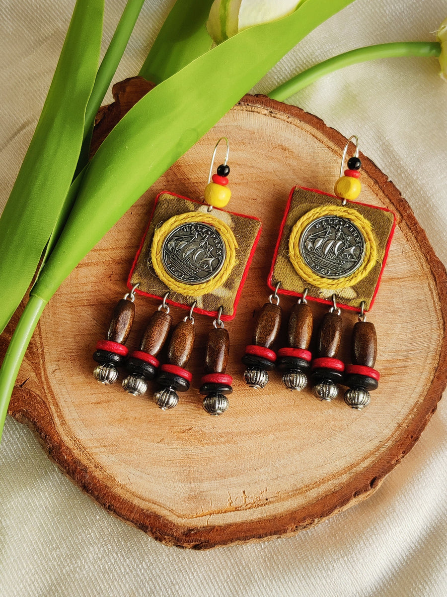 GREEN STATEMENT EARRING