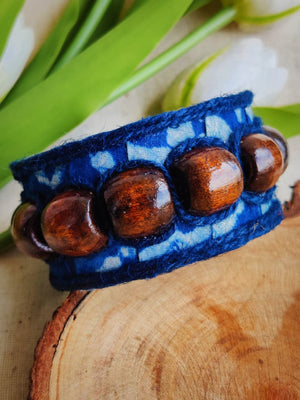 INDIGO HANDCUFF