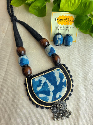 INDIGO CHANDRAKALA NECKLACE