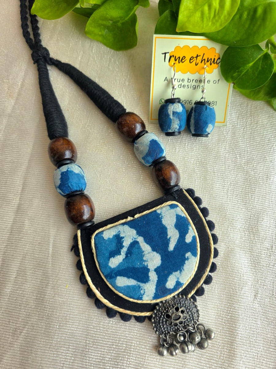 INDIGO CHANDRAKALA NECKLACE