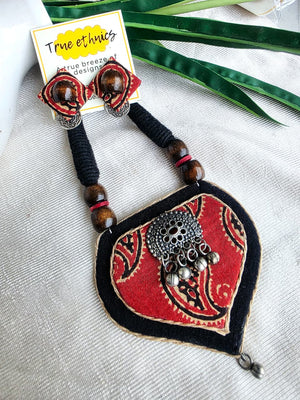 PARNA BRICK RED NECKLACE SET
