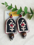 BLACK AND WHITE EARRING