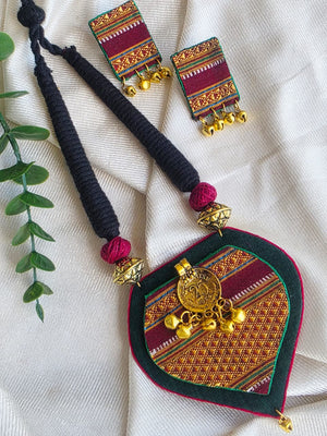 KHUN PARNA NECKLACE