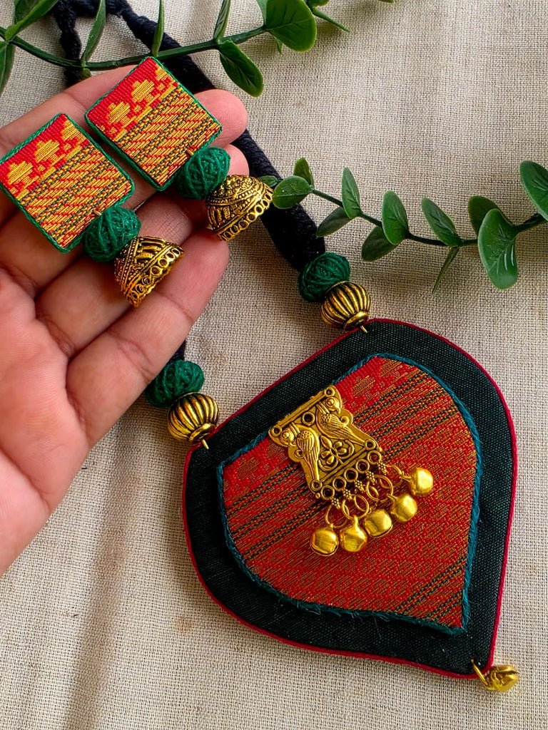 RED PARNA ZARI NECKLACE