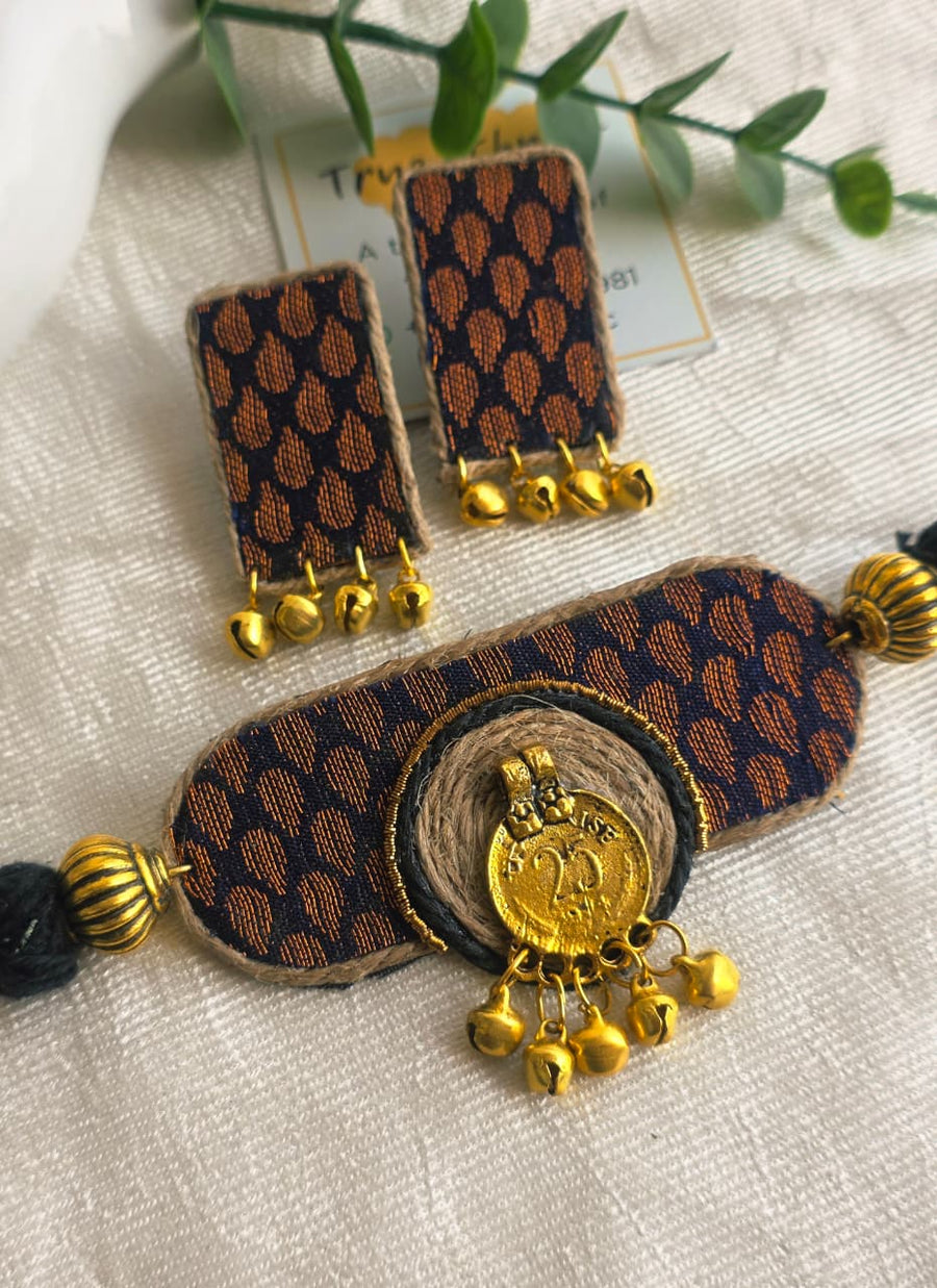 BLUE CHOKER NECKLACE