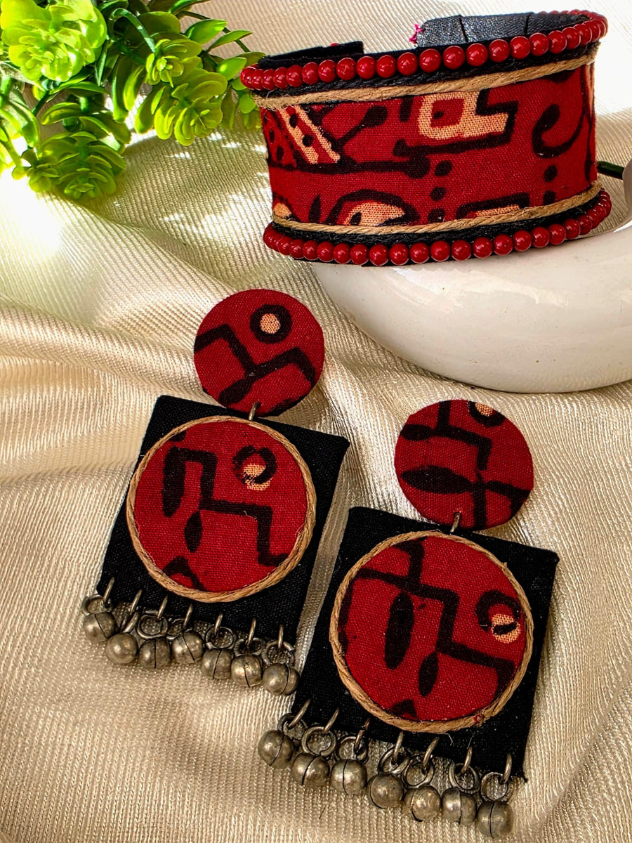 combo set in red and black HANDCUFF