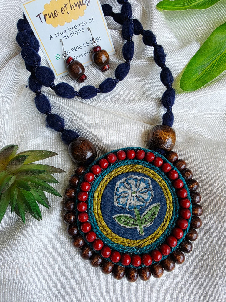 BLUE AND RED CHANDRAKALA NECKLACE SET