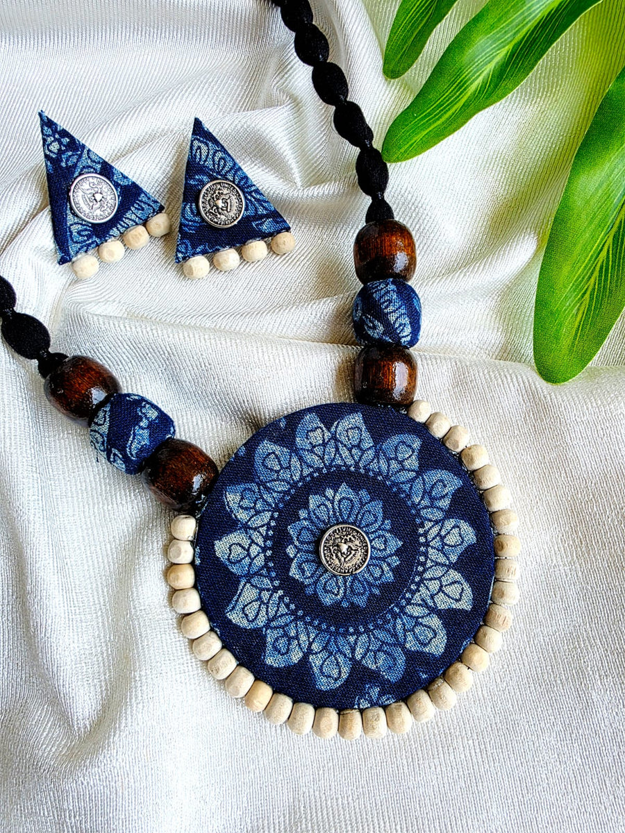INDIGO CHANDRAKALA NECKLACE