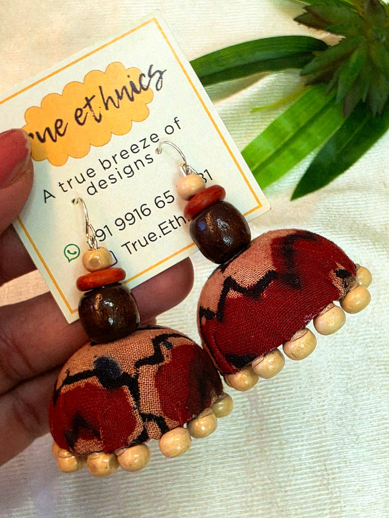 red beaded zhumki