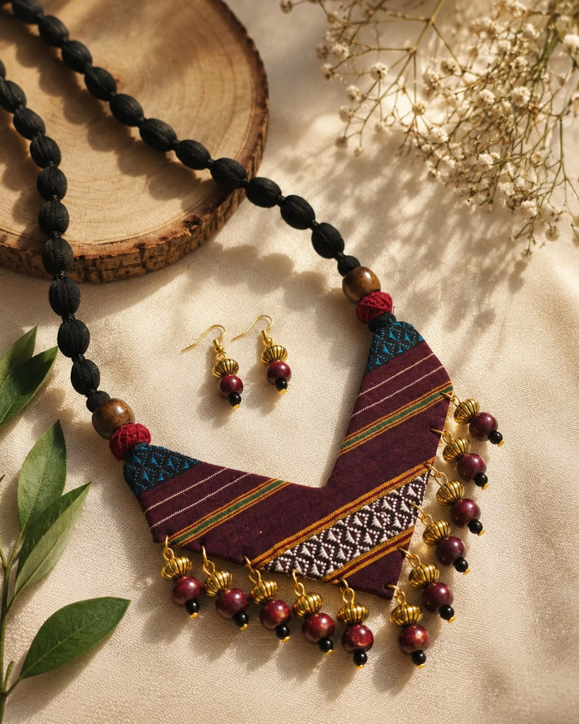 KHUN NECKLACE