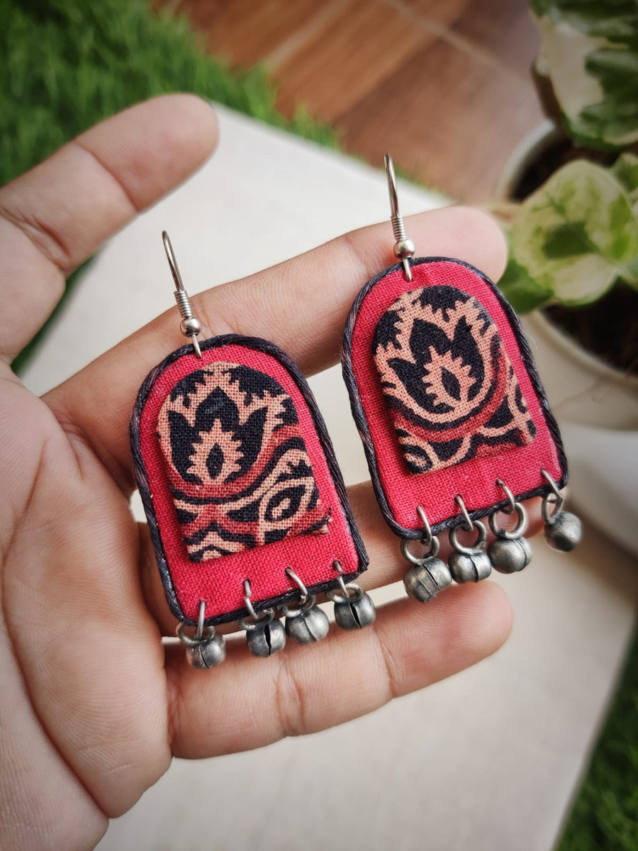 RED AND BLACK CHANDRAKALA NECKLACE